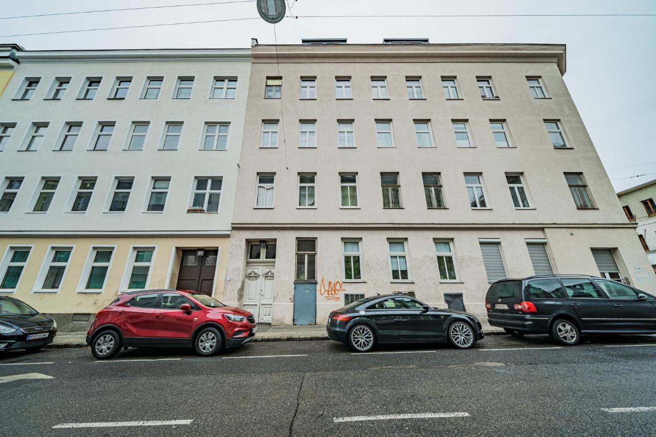 Zeus Design - Reumannplatz Apartment *